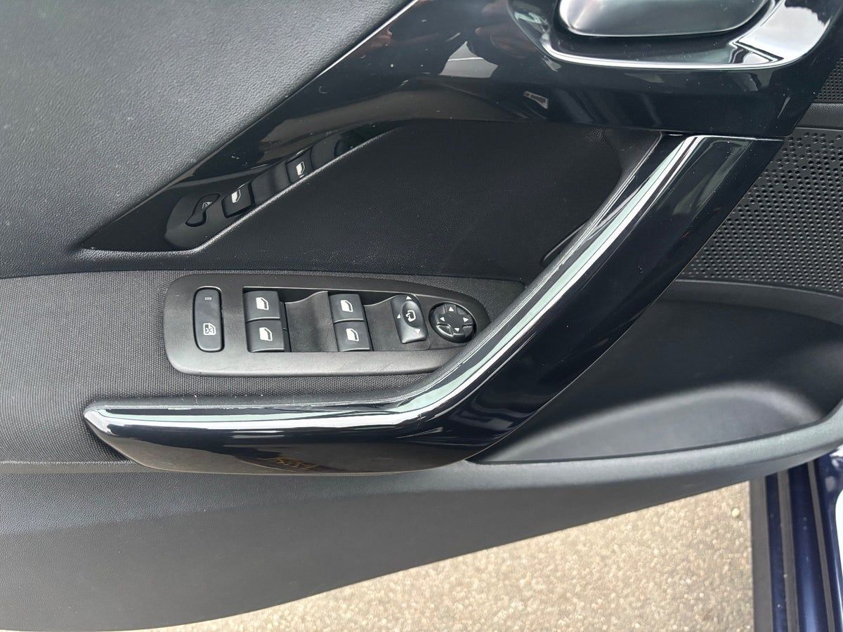 Thumbnail 6 af Peugeot 208