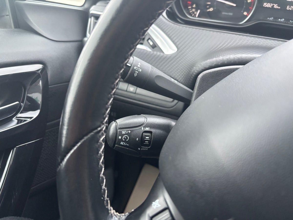 Thumbnail 11 af Peugeot 208