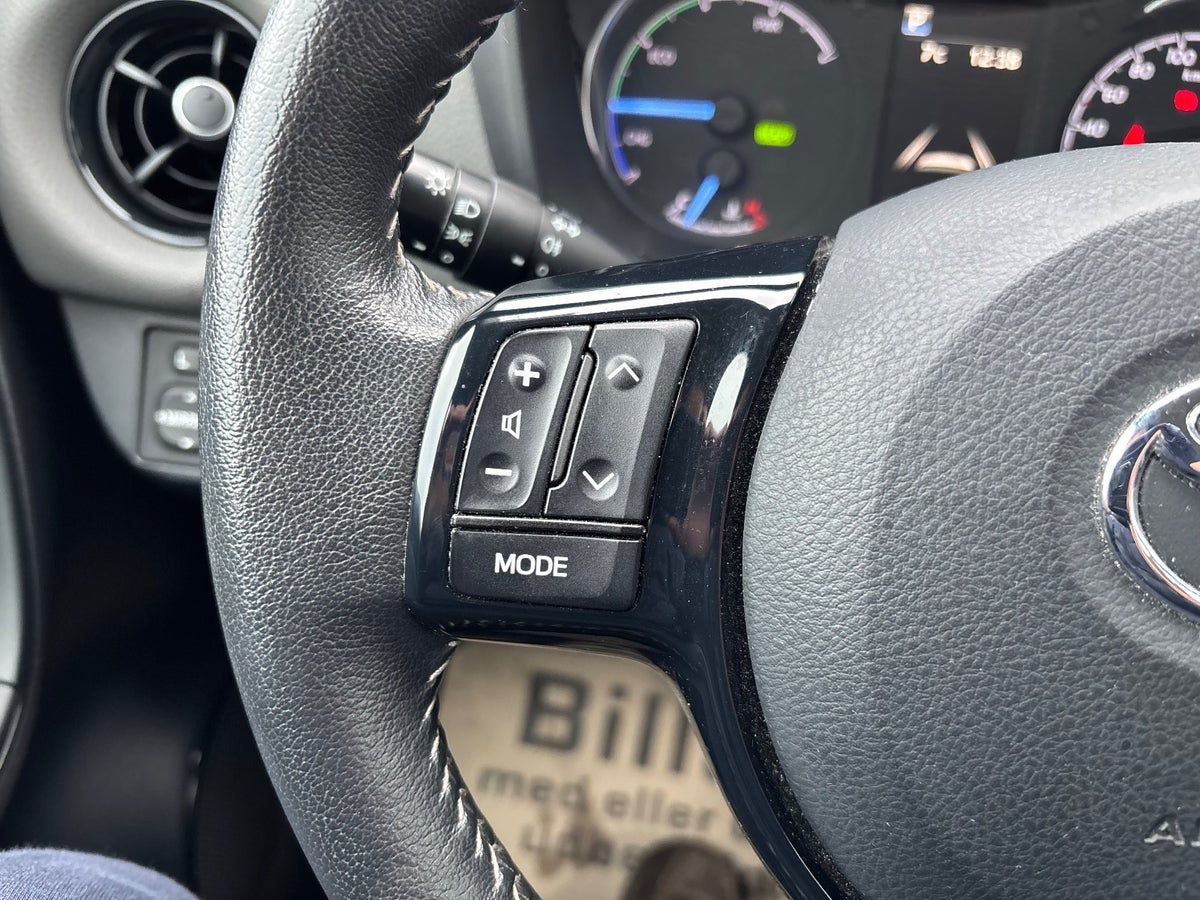 Thumbnail 11 af Toyota Yaris