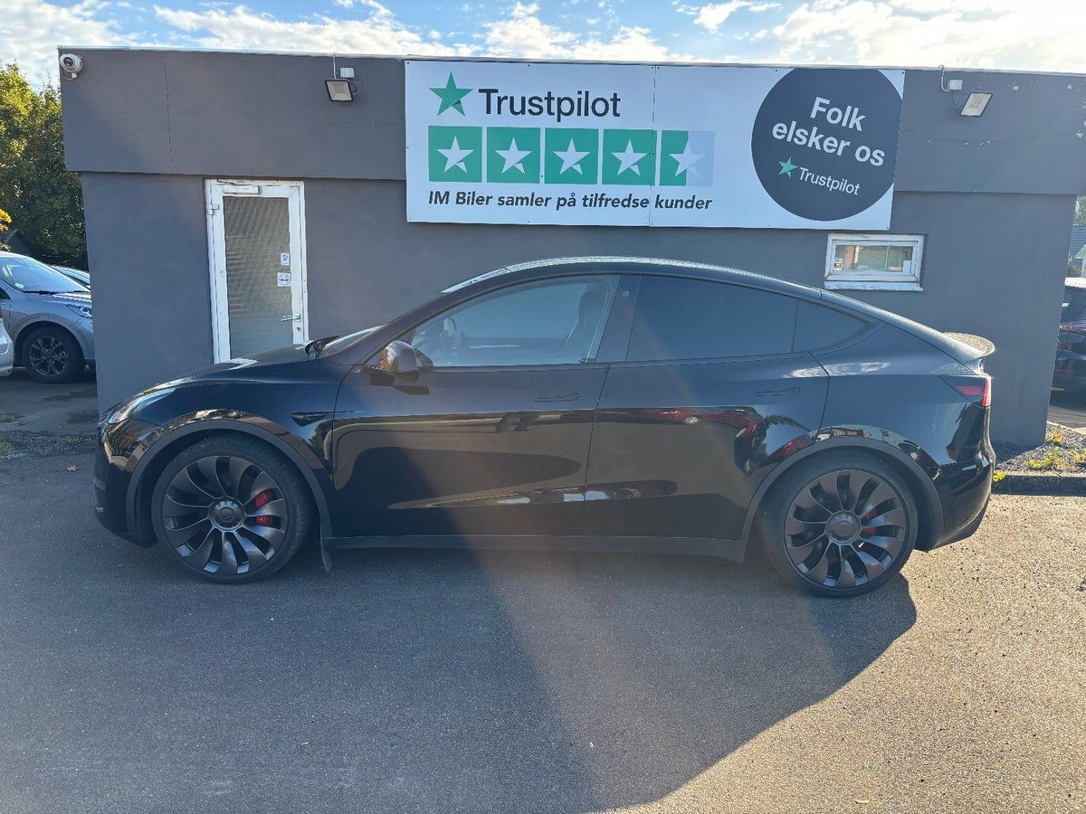 Thumbnail 2 af Tesla Model Y