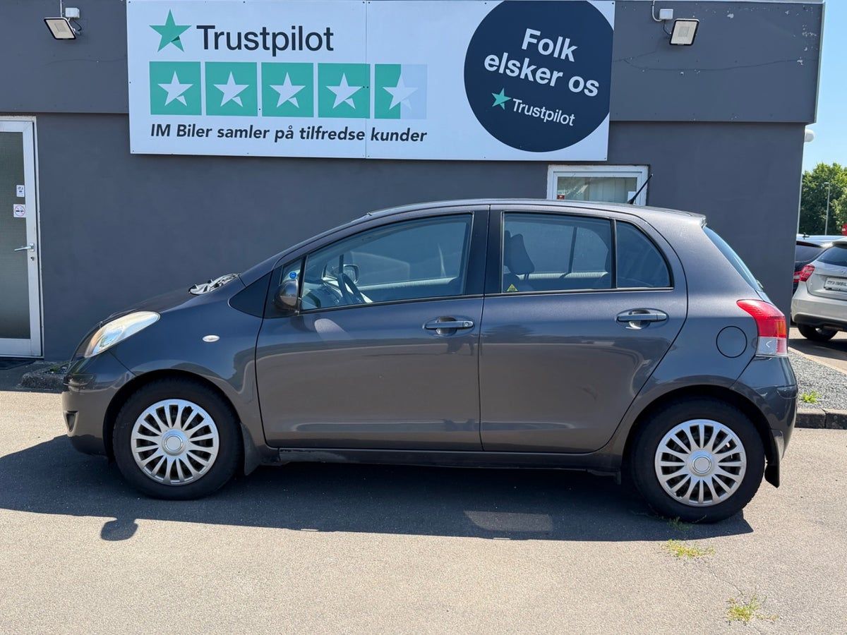Thumbnail 2 af Toyota Yaris