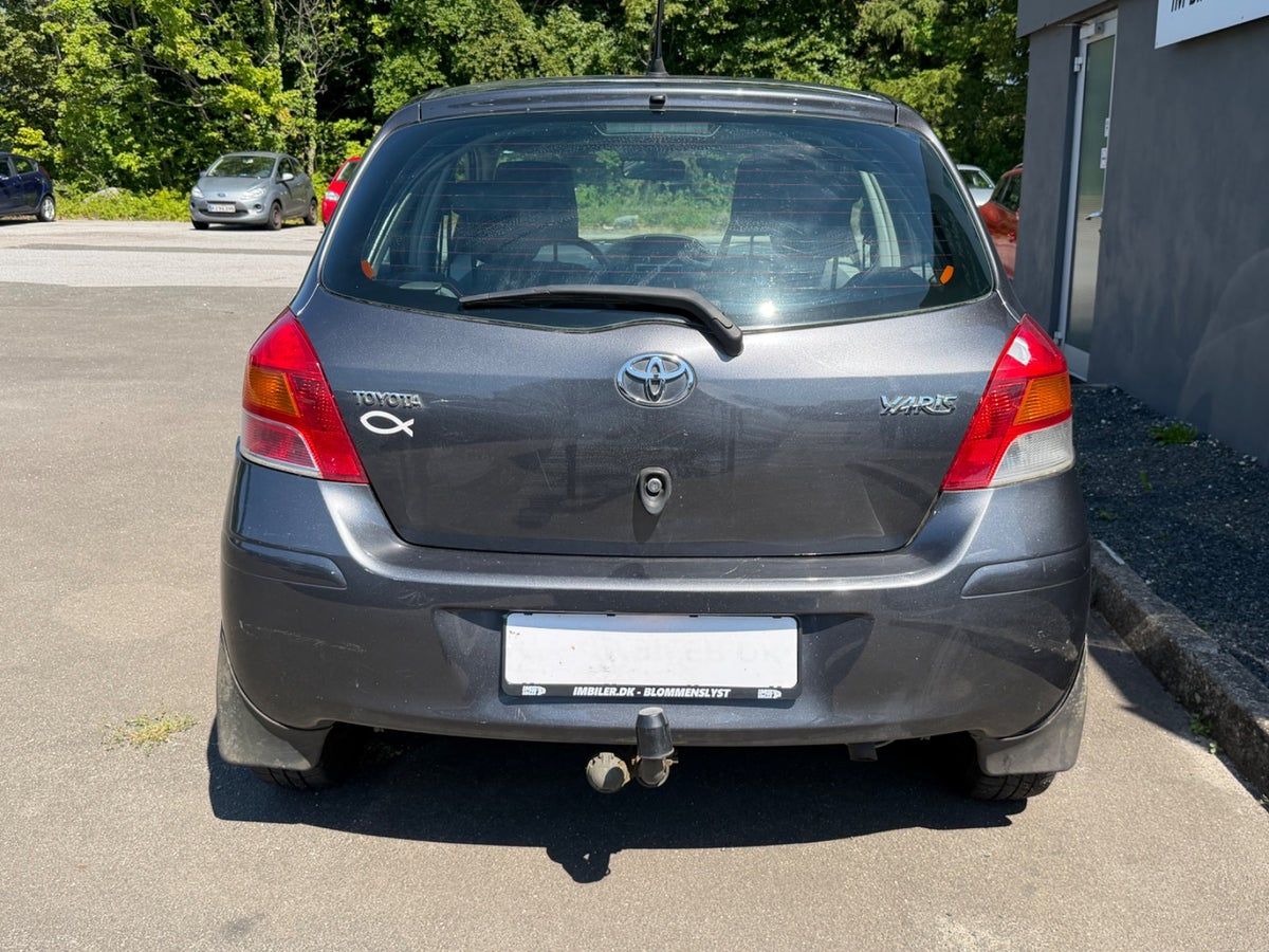 Thumbnail 4 af Toyota Yaris
