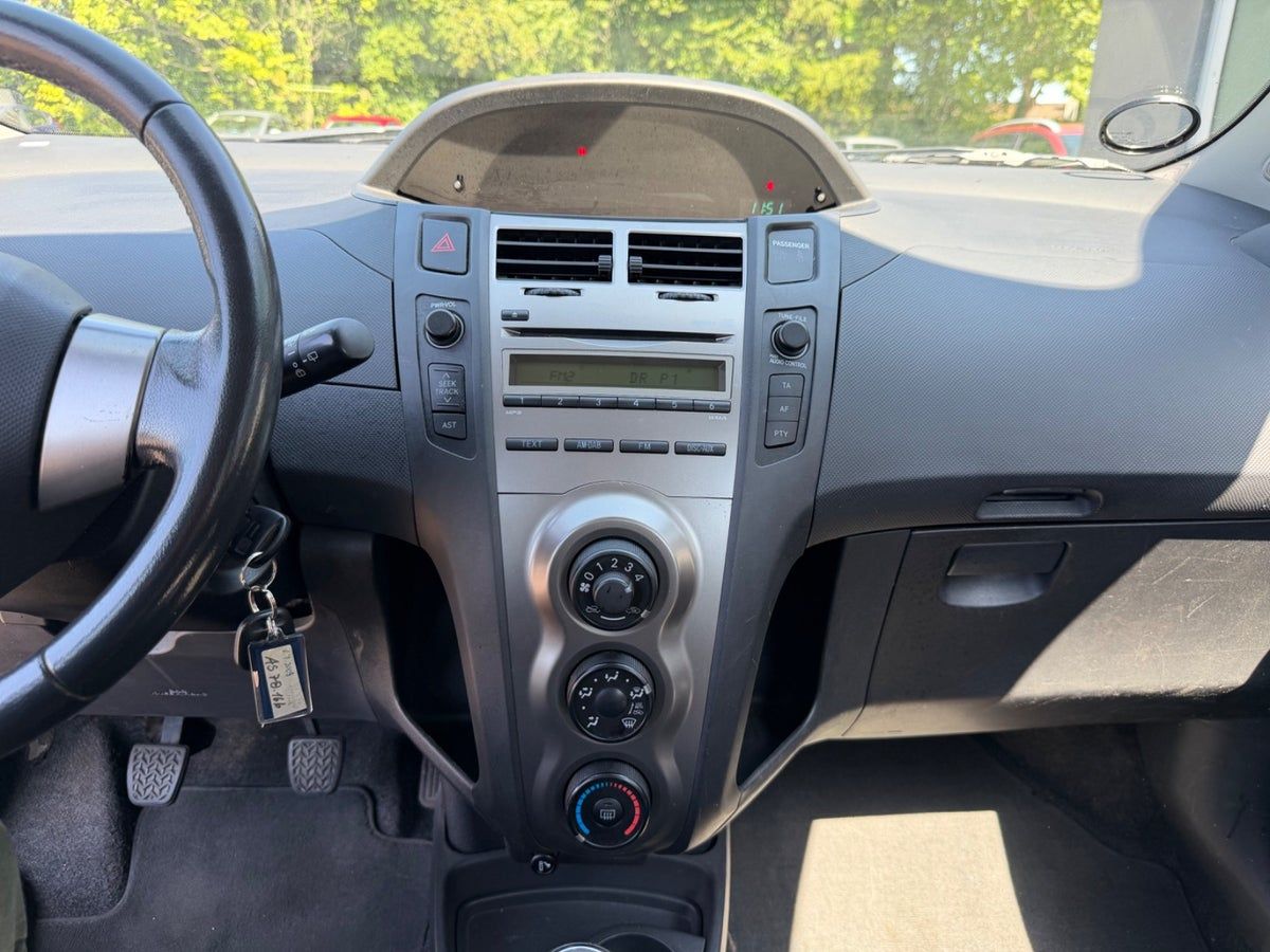Thumbnail 8 af Toyota Yaris